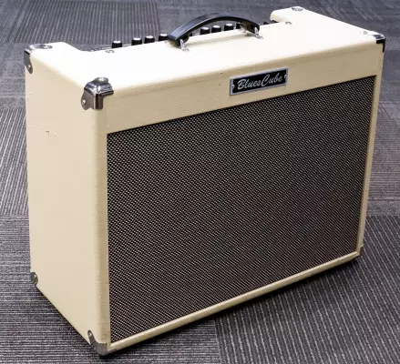 Roland - Blues Cube Artist - 80W Guitar Amplifier 2